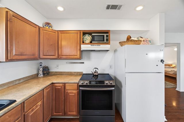1209 N Jacks Road, Crystal Beach, TX 77650