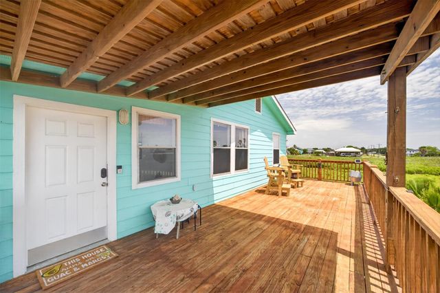 1209 N Jacks Road, Crystal Beach, TX 77650