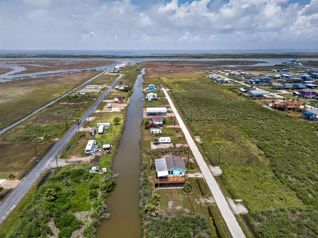 1209 N Jacks Road, Crystal Beach, TX 77650