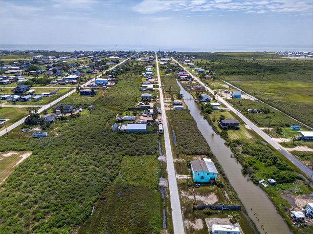 1209 N Jacks Road, Crystal Beach, TX 77650