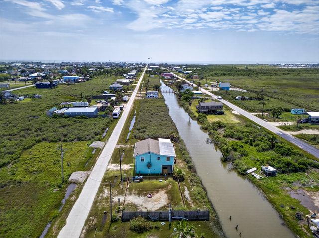 1209 N Jacks Road, Crystal Beach, TX 77650