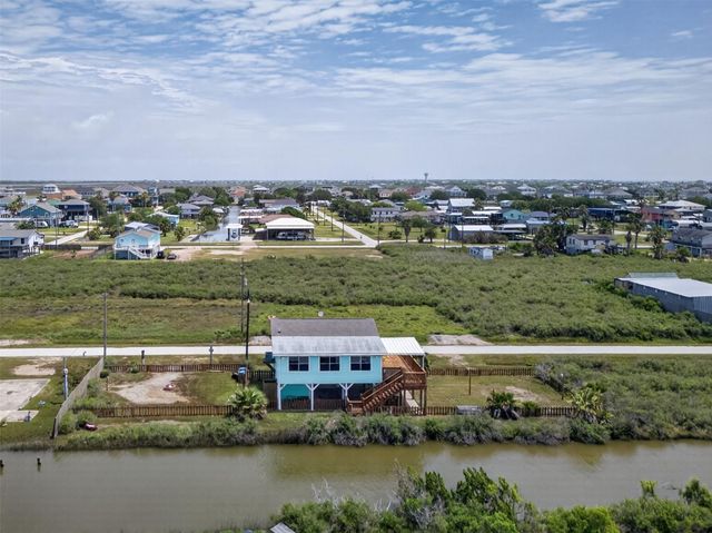1209 N Jacks Road, Crystal Beach, TX 77650