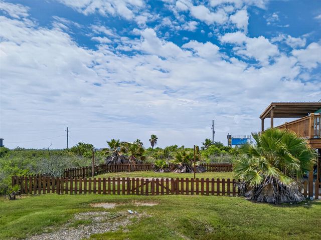 1209 N Jacks Road, Crystal Beach, TX 77650