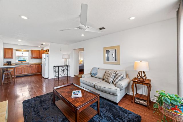 1209 N Jacks Road, Crystal Beach, TX 77650