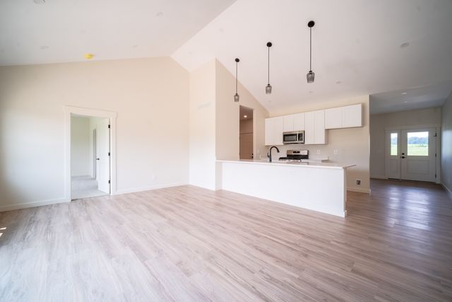 8579 Blue River Road, Rockford, IL 61107