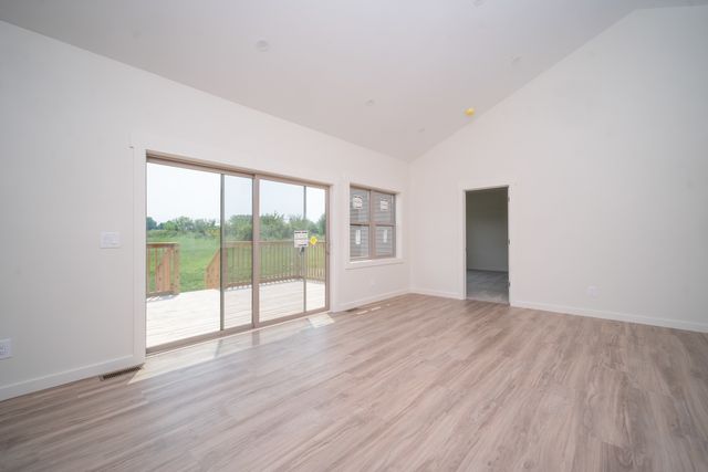 8579 Blue River Road, Rockford, IL 61107