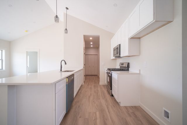 8579 Blue River Road, Rockford, IL 61107