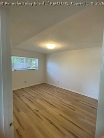 1986 Parkwood Road, Charleston, WV 25314