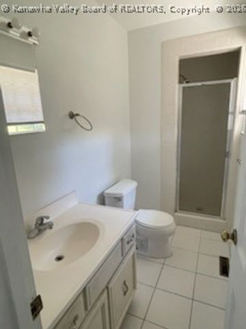 1986 Parkwood Road, Charleston, WV 25314