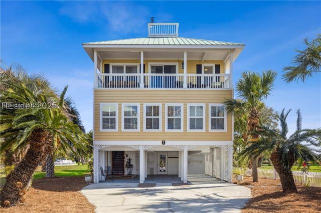 2 Shipwatch Dr, St Helena Island, SC 29920