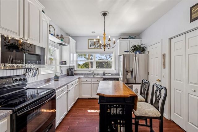 2 Shipwatch Dr, St Helena Island, SC 29920