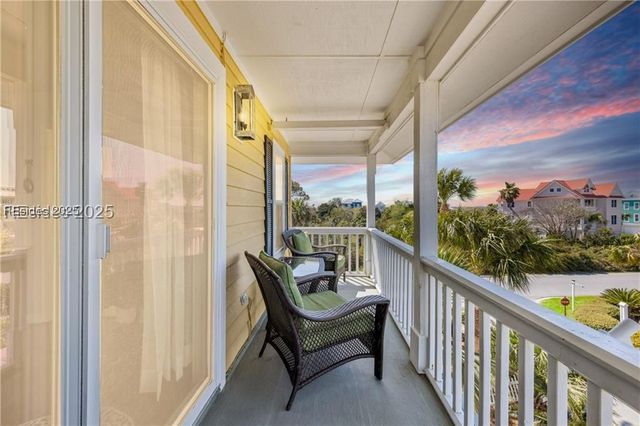 2 Shipwatch Dr, St Helena Island, SC 29920