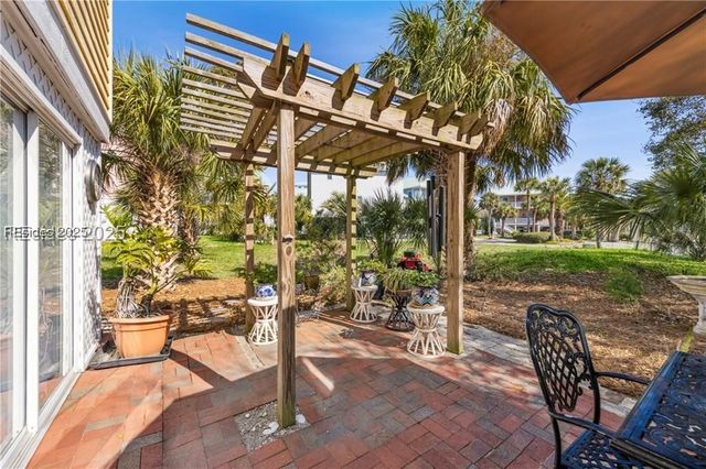 2 Shipwatch Dr, St Helena Island, SC 29920