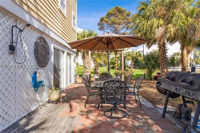 2 Shipwatch Dr, St Helena Island, SC 29920