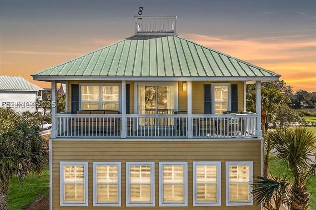 2 Shipwatch Dr, St Helena Island, SC 29920