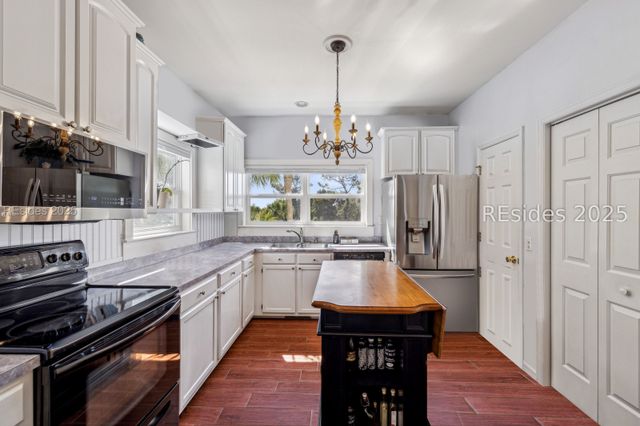 2 Shipwatch Dr, St Helena Island, SC 29920