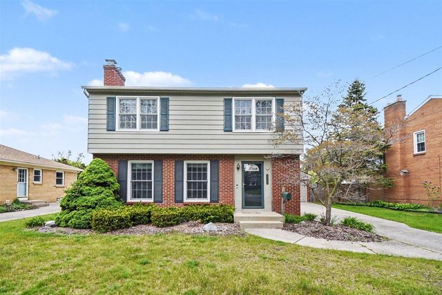 1915 Plymouth Terrace, Grand Rapids, MI 49506