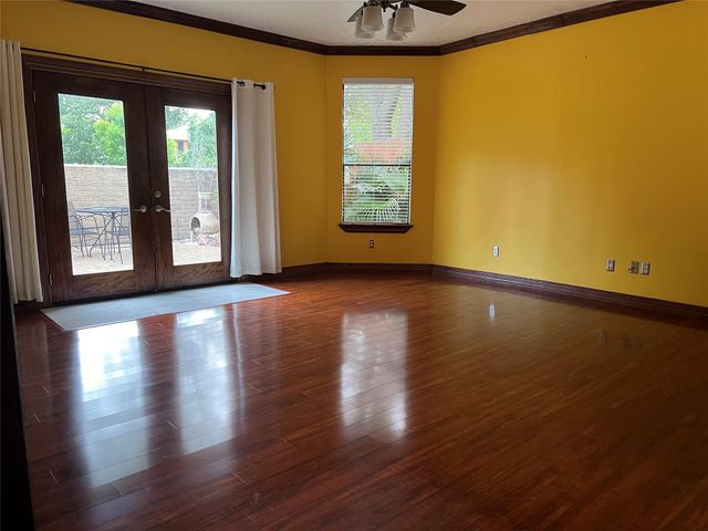 6983 Oakwood Park, Houston, TX 77040