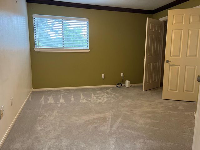 6983 Oakwood Park, Houston, TX 77040