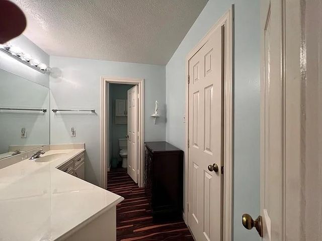 6983 Oakwood Park, Houston, TX 77040