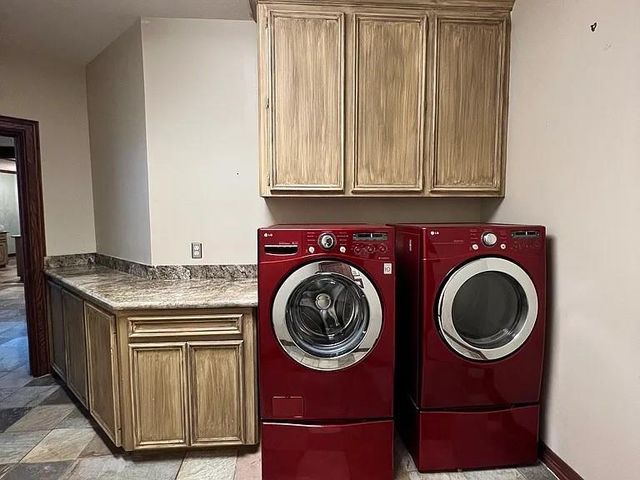 6983 Oakwood Park, Houston, TX 77040
