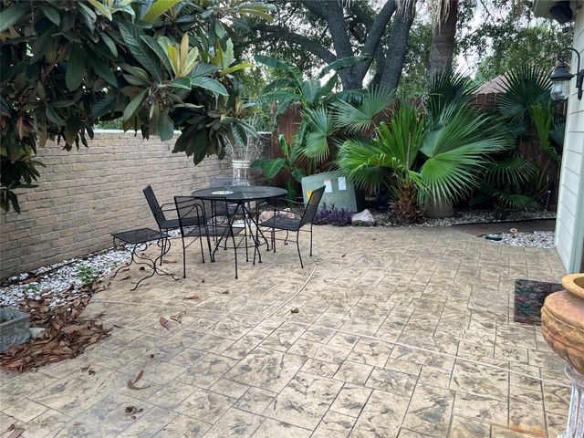 6983 Oakwood Park, Houston, TX 77040