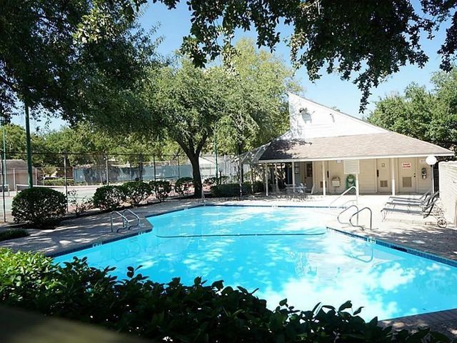 6983 Oakwood Park, Houston, TX 77040