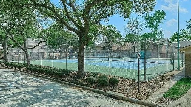 6983 Oakwood Park, Houston, TX 77040