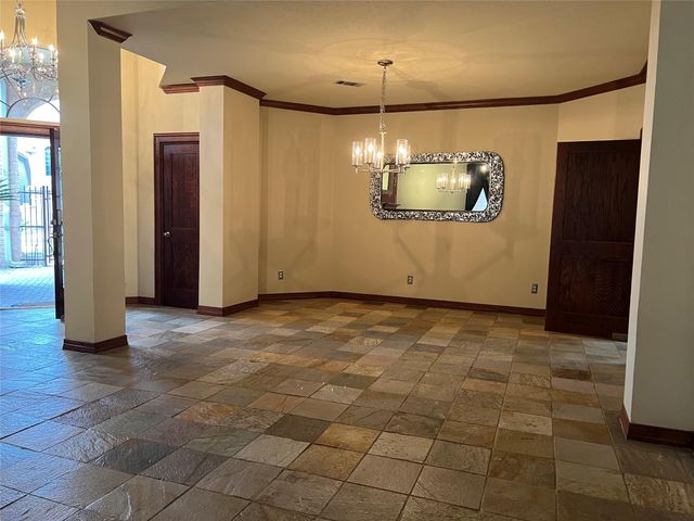 6983 Oakwood Park, Houston, TX 77040