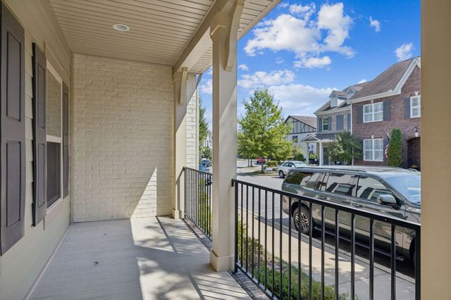 526 Vintage Green Ln, Franklin, TN 37064