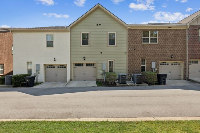 526 Vintage Green Ln, Franklin, TN 37064