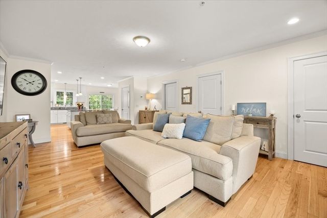 50 Saw Mill Lane 5, Hanson, MA 02341