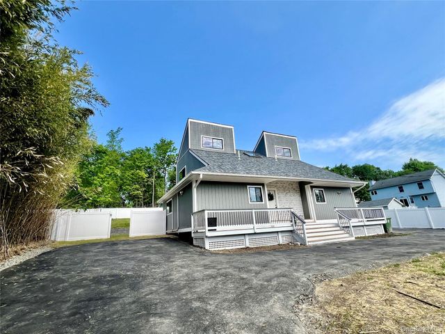 45 Randall Heights, Middletown, NY 10940