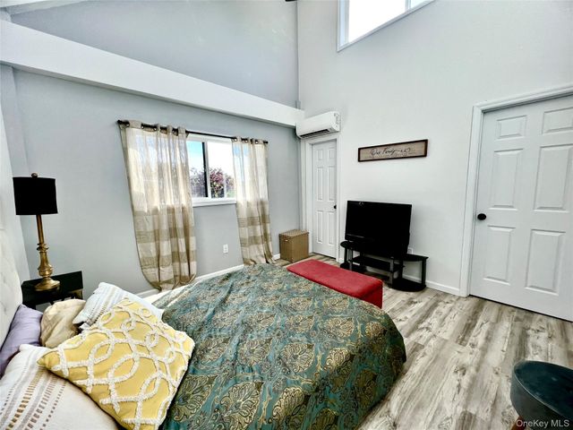 45 Randall Heights, Middletown, NY 10940
