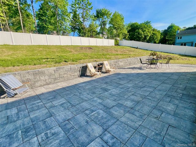 45 Randall Heights, Middletown, NY 10940
