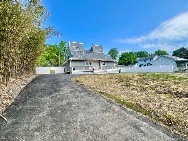45 Randall Heights, Middletown, NY 10940