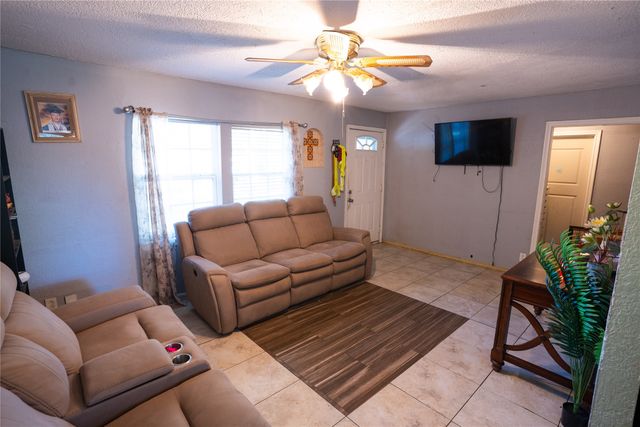 2016 Huntington Drive, Arlington, TX 76010