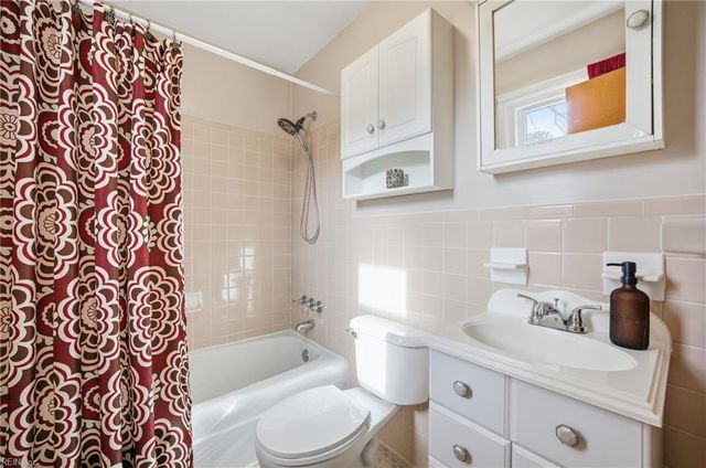 4036 Tarnywood DR, Portsmouth, VA 23703