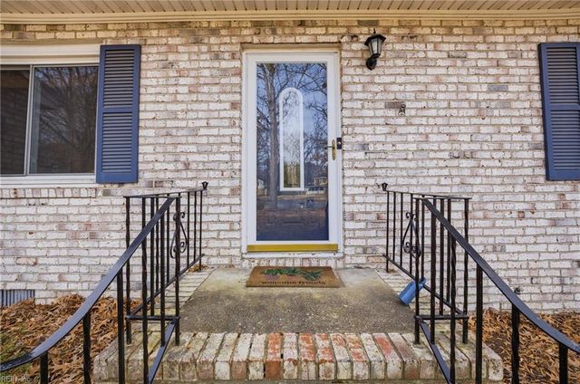 4036 Tarnywood DR, Portsmouth, VA 23703