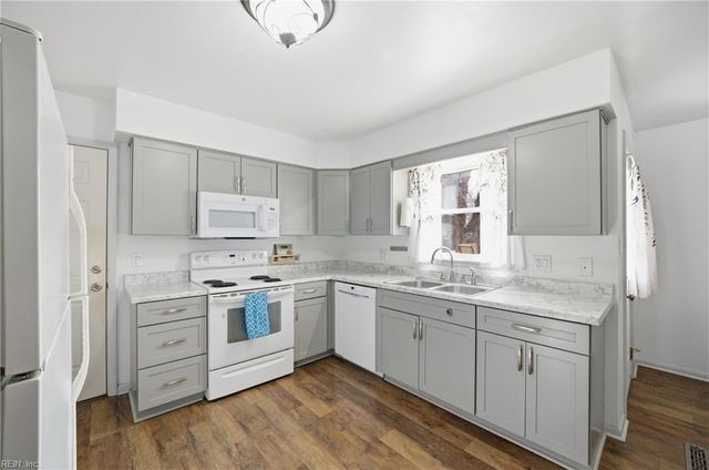 4036 Tarnywood DR, Portsmouth, VA 23703