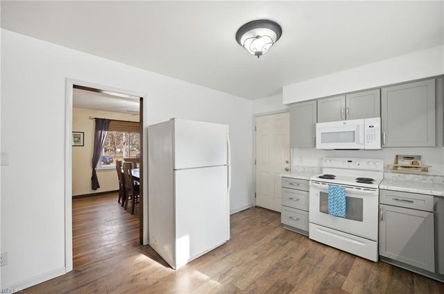 4036 Tarnywood DR, Portsmouth, VA 23703