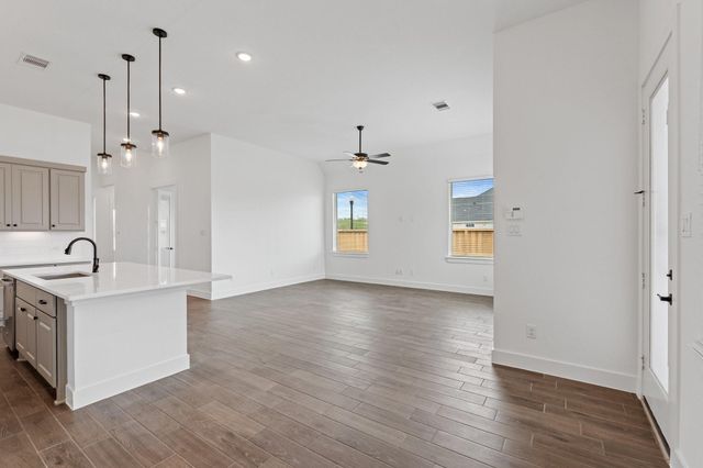 12139 Canal View Boulevard, Mont Belvieu, TX 77580