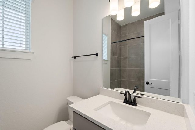 12139 Canal View Boulevard, Mont Belvieu, TX 77580