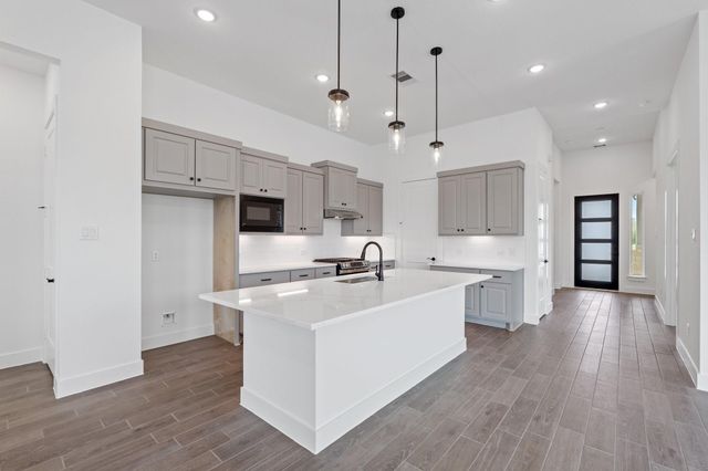 12139 Canal View Boulevard, Mont Belvieu, TX 77580