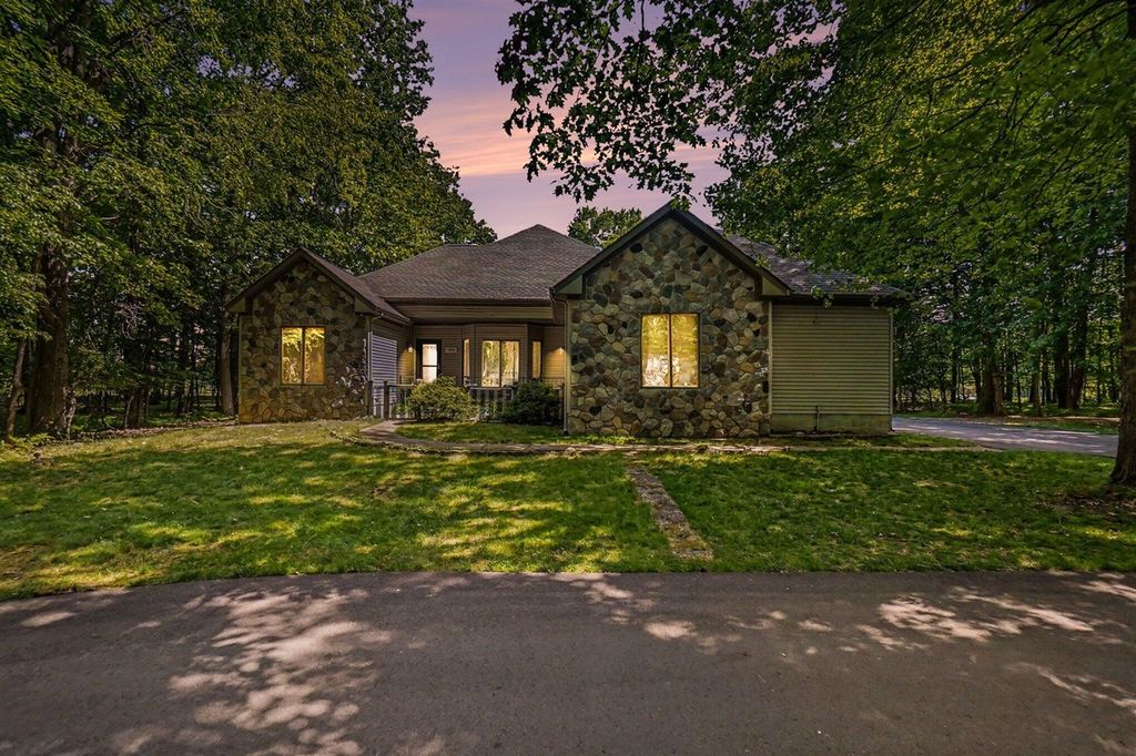 9980 Sunset Drive, Canadian Lakes, MI 49346