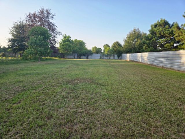 885 County Road 3560, Cleveland, TX 77327