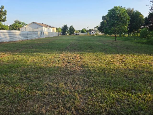 885 County Road 3560, Cleveland, TX 77327