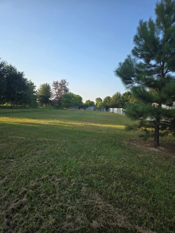 885 County Road 3560, Cleveland, TX 77327
