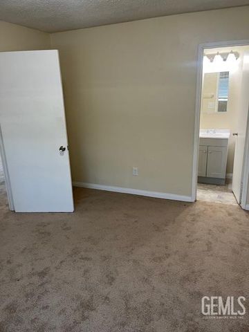 1909 Albany Street, Delano, CA 93215