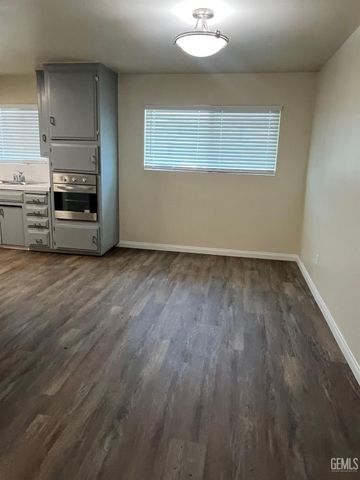 1909 Albany Street, Delano, CA 93215